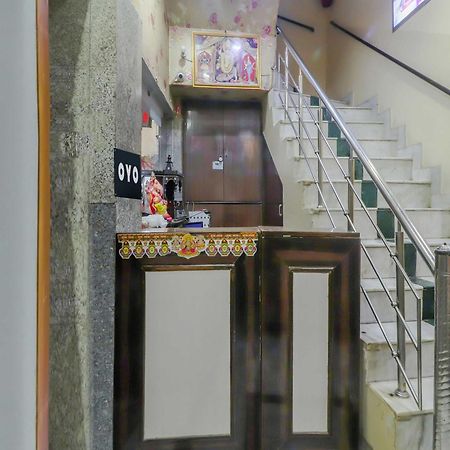 Oyo Flagship 81569 The Red Rose Inn New Delhi Exterior photo